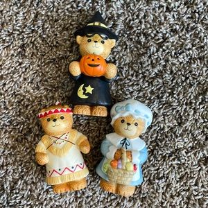 Fall theme Lucy and Me collectibles.